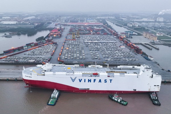 VinFast xuất khẩu 1.879 xe VF 8 tiếp theo tới Bắc Mỹ